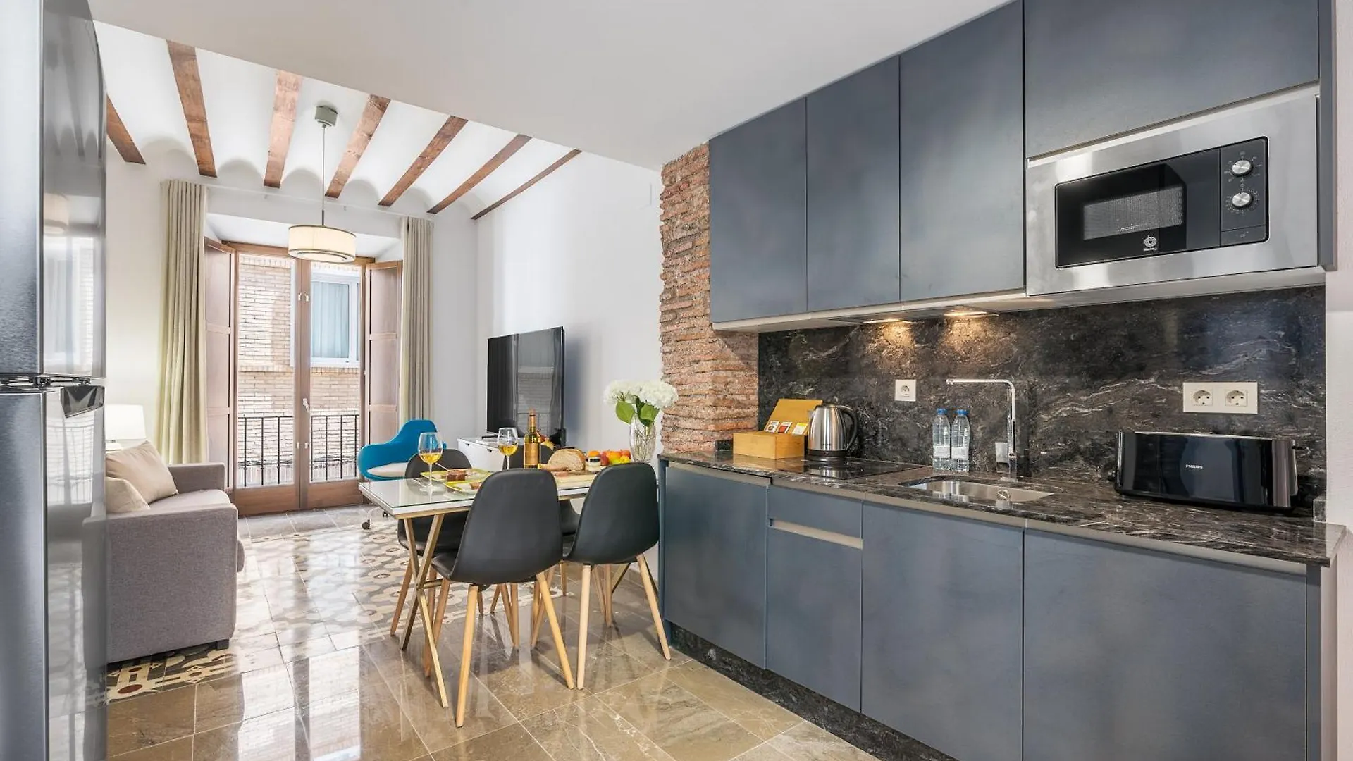 Home4U San Isidro B 0*, Гранада Испания