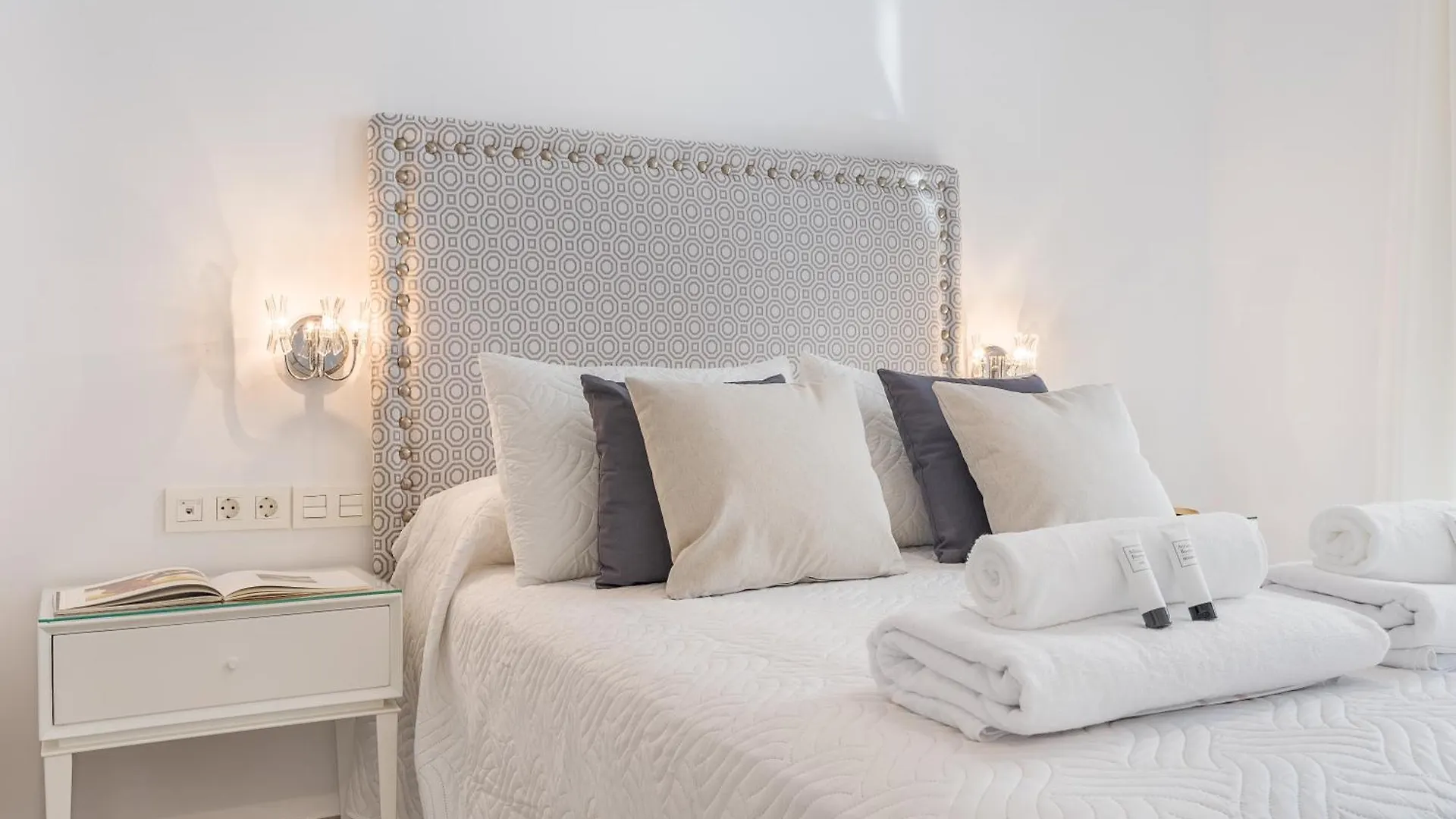 Luxury Suites San Isidro Granada Apartment