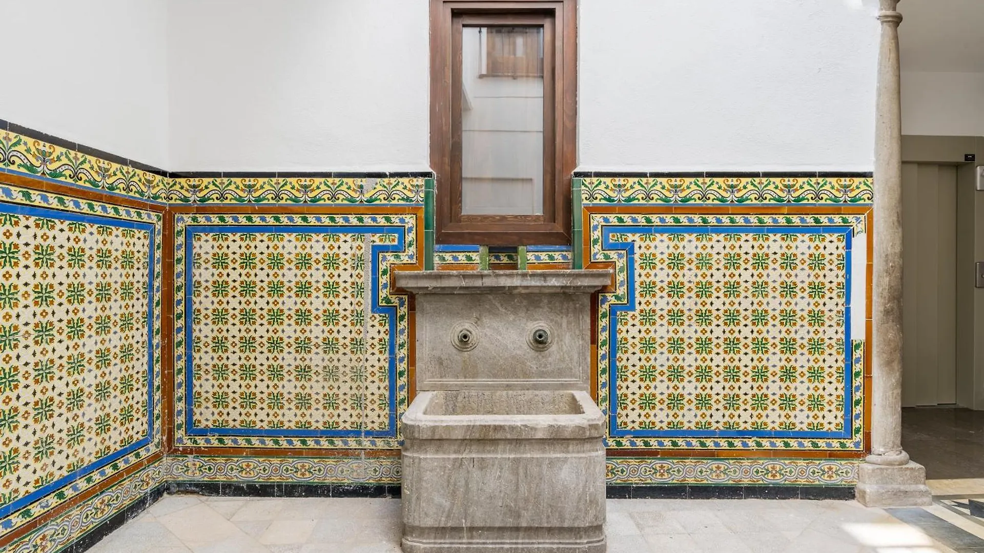Luxury Suites San Isidro Granada Apartment