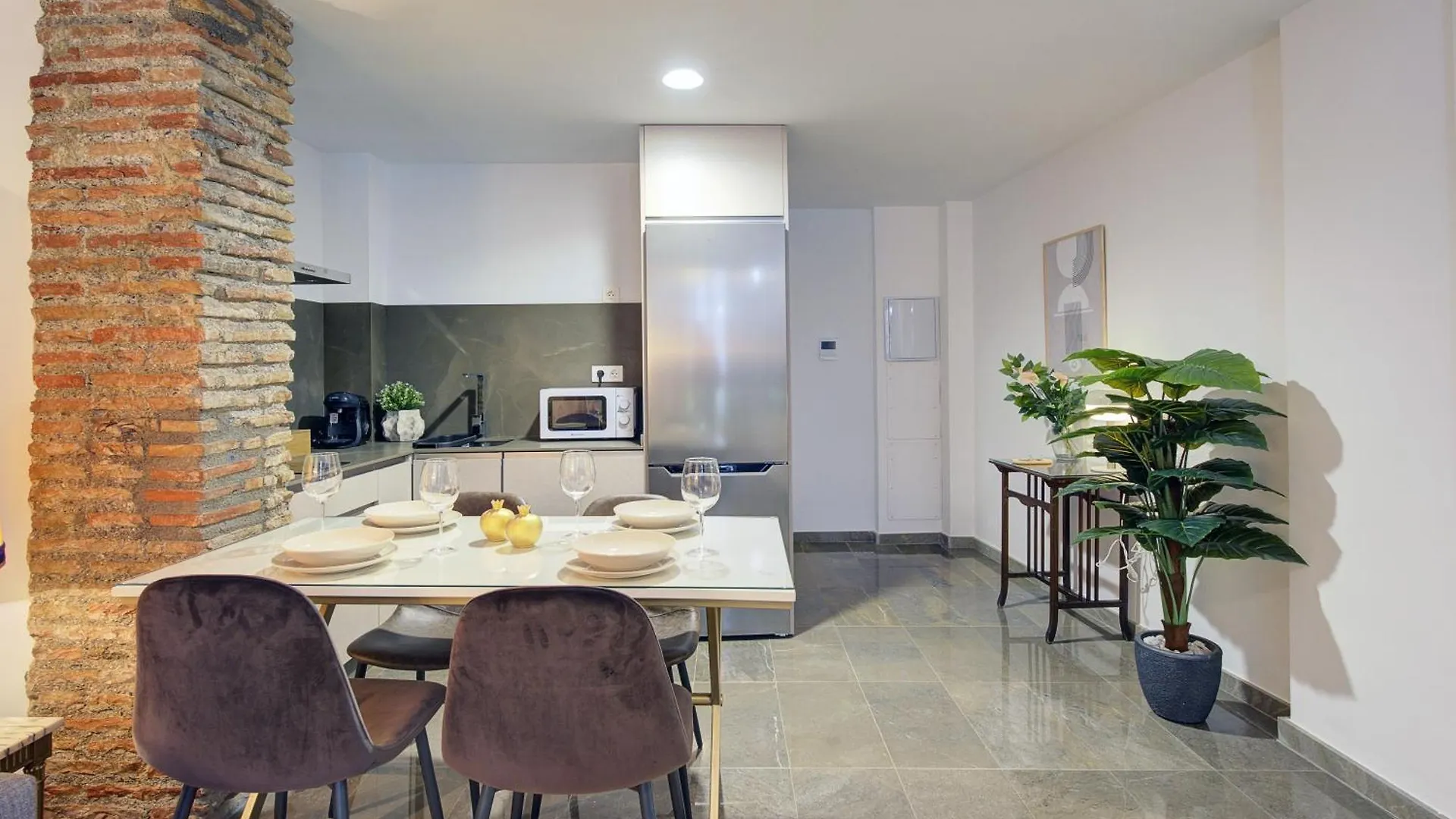 Home4U San Isidro B Гранада